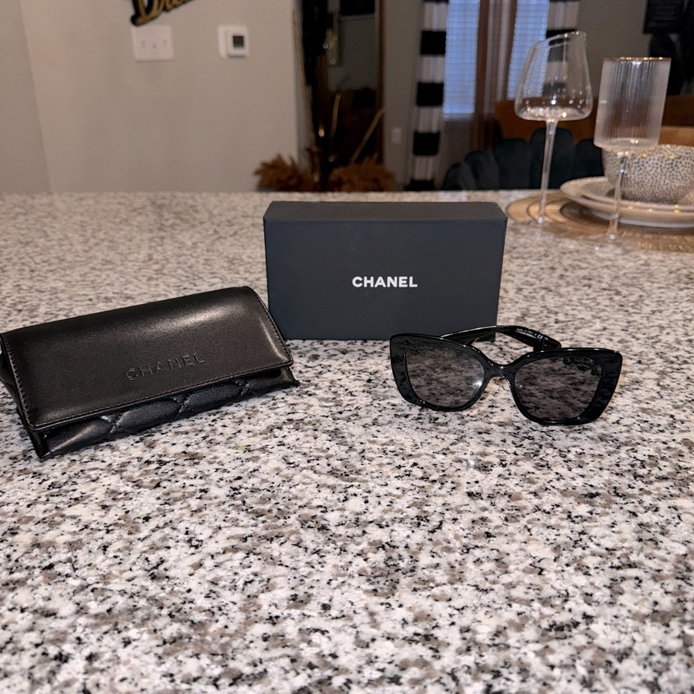 CHANEL Sunglasses CH5422B Women's Polarized-Black Preowned With Box